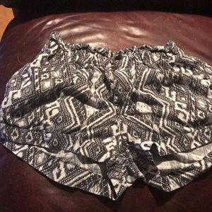 American Eagle patterned shorts